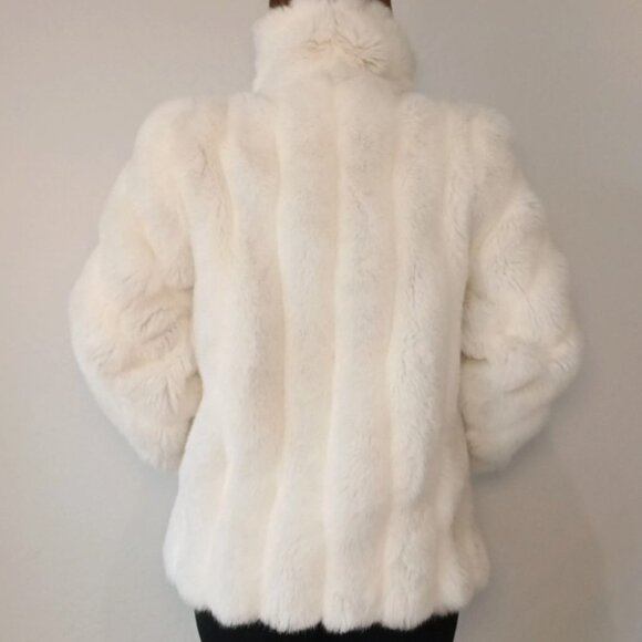 Beautiful Faux Fur Coat Size 11 / 12 - Picture 16 of 16